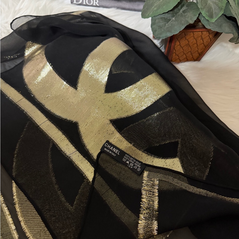 Chanel Luxurious Black and Gold Scarf. - Picture 10 of 13